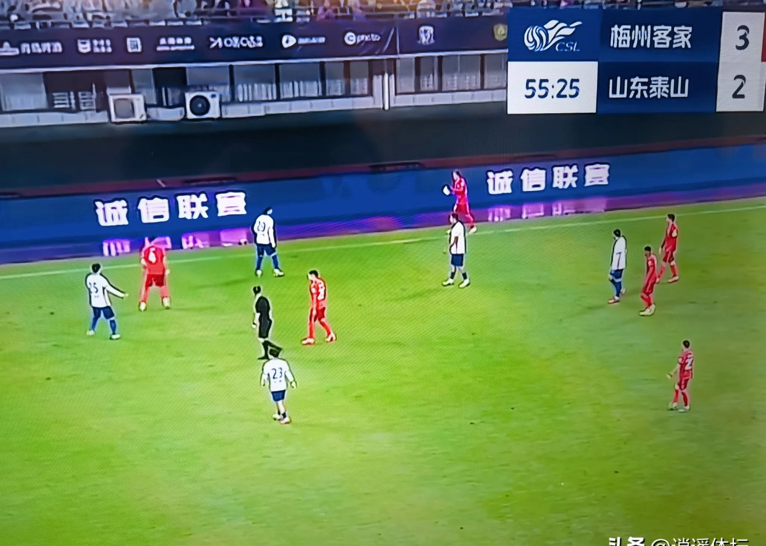 Kaiyun- 足球超级杯掀起高潮，关东旋风队大胜皖江麒麟队，战至最后一刻——主场山呼海啸