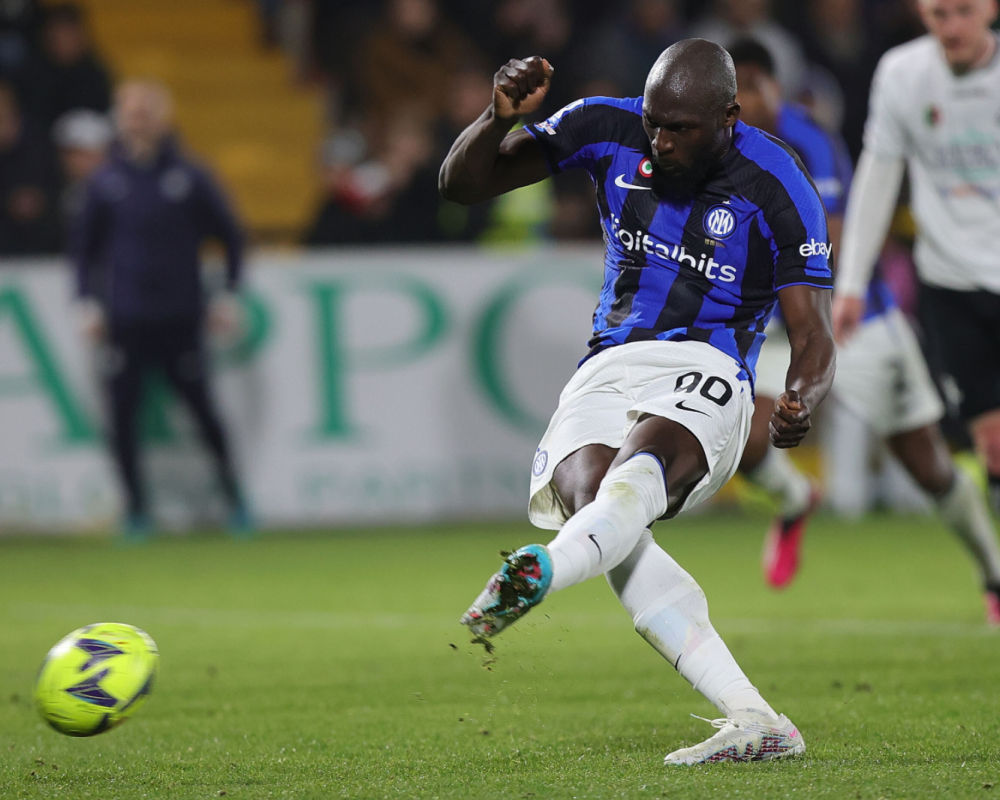 开云体育- 湖人17号秀疯狂一夜