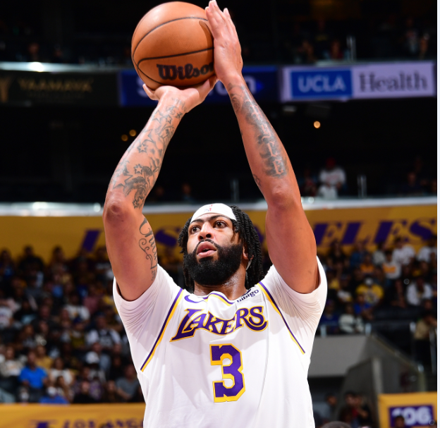 开云-包含浓眉哥连续十五场比赛得分超过逆转,巴塞罗那挑战极限!的词条